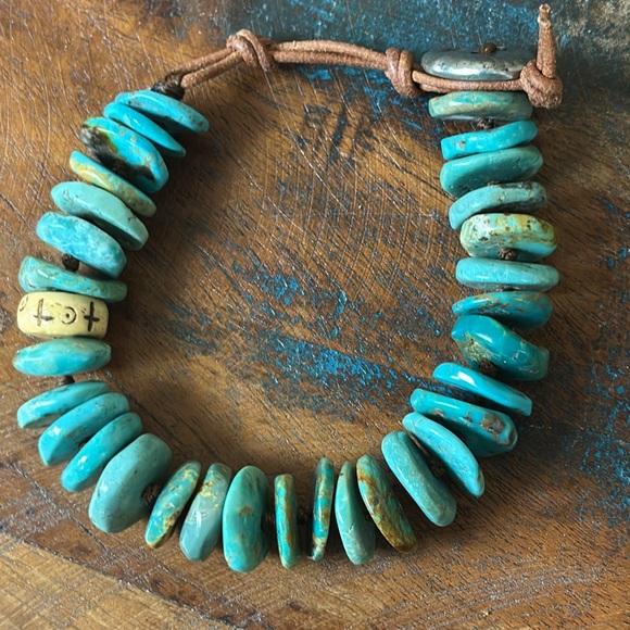 Jes Maharry “To Love” unisex one of a kind turquoise disc bracelet. New in box. - Picture 11 of 11